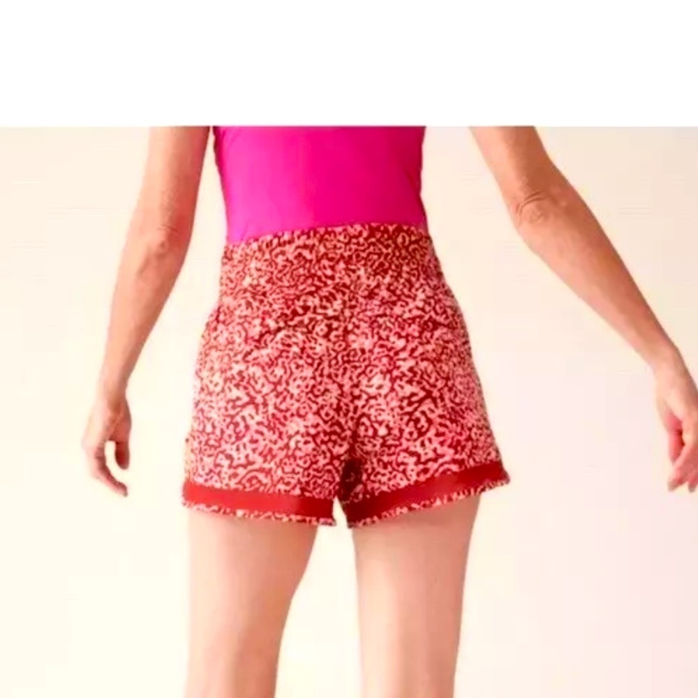 NWT Athleta Mesh Racer Run High-Rise 3” Vented Short with Inner Panty S and M - Picture 2 of 11